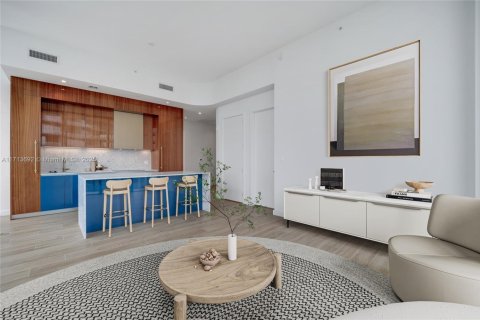 Condo in Miami, Florida, 2 bedrooms  № 1729212 - photo 3
