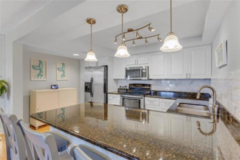 Condo in Clearwater, Florida, 2 bedrooms  № 1630081 - photo 5