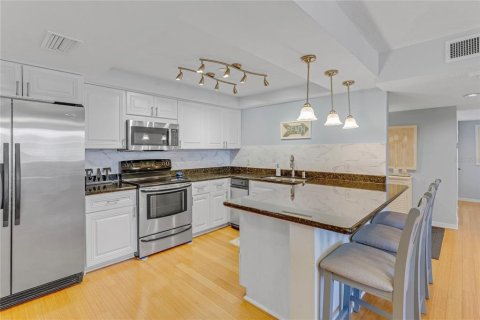 Condo in Clearwater, Florida, 2 bedrooms  № 1630081 - photo 4