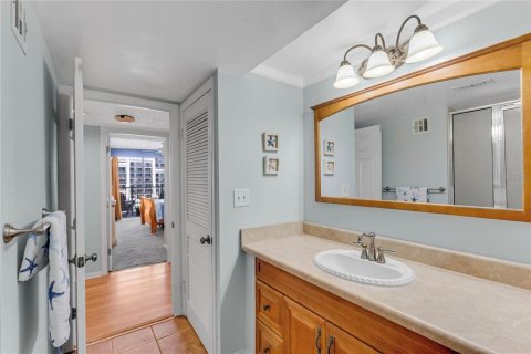 Condo in Clearwater, Florida, 2 bedrooms  № 1630081 - photo 19