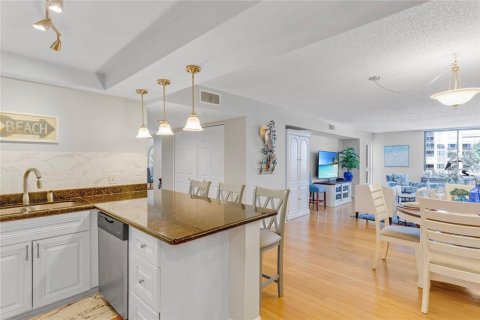 Condo in Clearwater, Florida, 2 bedrooms  № 1630081 - photo 6