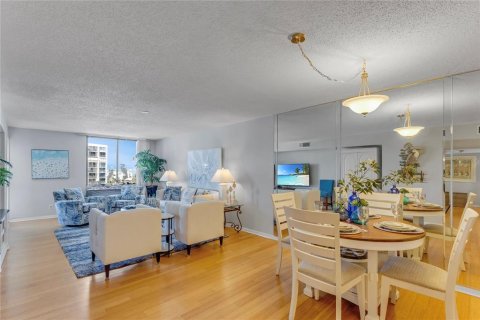 Condo in Clearwater, Florida, 2 bedrooms  № 1630081 - photo 8
