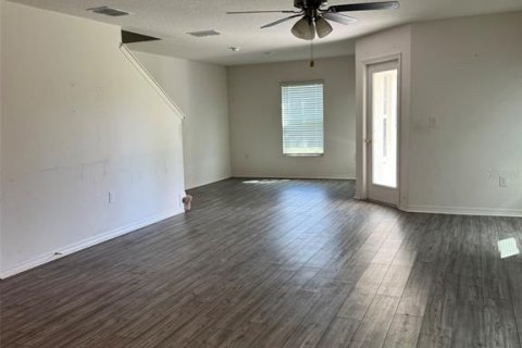 Townhouse in Tampa, Florida 3 bedrooms, 172.8 sq.m. № 2384114 - photo 10