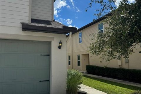 Townhouse in Tampa, Florida 3 bedrooms, 172.8 sq.m. № 2384114 - photo 2