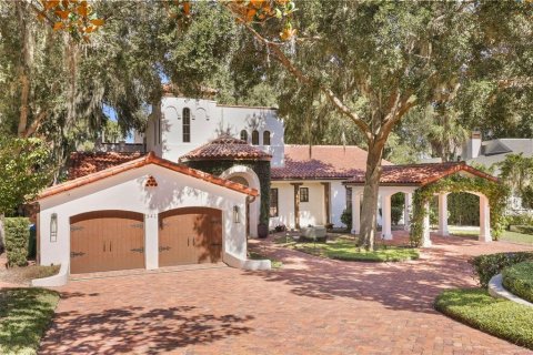 House in Winter Park, Florida 4 bedrooms, 438.96 sq.m. № 2438243 - photo 21