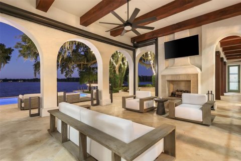 House in Winter Park, Florida 4 bedrooms, 438.96 sq.m. № 2438243 - photo 8