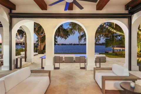 House in Winter Park, Florida 4 bedrooms, 438.96 sq.m. № 2438243 - photo 6