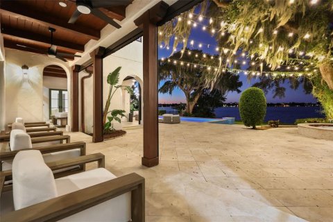 House in Winter Park, Florida 4 bedrooms, 438.96 sq.m. № 2438243 - photo 14