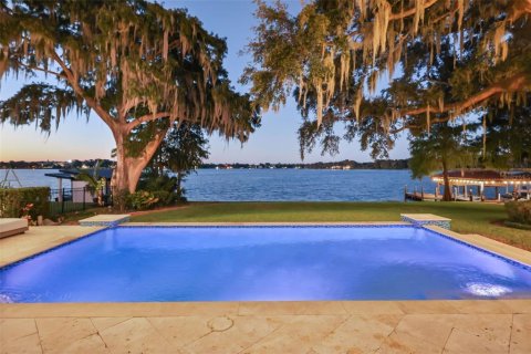 House in Winter Park, Florida 4 bedrooms, 438.96 sq.m. № 2438243 - photo 10