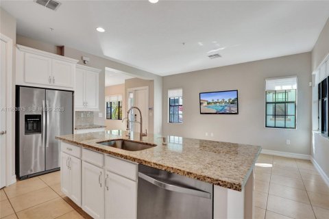 Adosado en venta en Pembroke Pines, Florida, 3 dormitorios, 208.66 m2 № 2009531 - foto 14