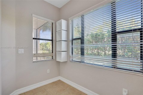 Adosado en venta en Pembroke Pines, Florida, 3 dormitorios, 208.66 m2 № 2009531 - foto 19