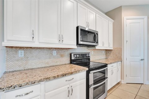 Adosado en venta en Pembroke Pines, Florida, 3 dormitorios, 208.66 m2 № 2009531 - foto 16