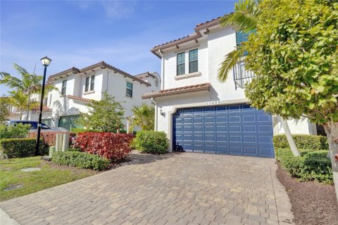 Adosado en venta en Pembroke Pines, Florida, 3 dormitorios, 208.66 m2 № 2009531 - foto 2