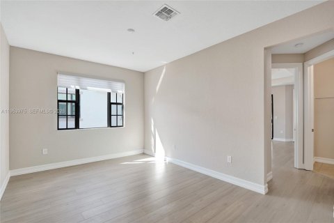 Adosado en venta en Pembroke Pines, Florida, 3 dormitorios, 208.66 m2 № 2009531 - foto 24