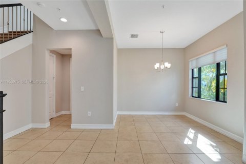 Adosado en venta en Pembroke Pines, Florida, 3 dormitorios, 208.66 m2 № 2009531 - foto 6