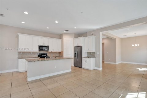 Adosado en venta en Pembroke Pines, Florida, 3 dormitorios, 208.66 m2 № 2009531 - foto 11