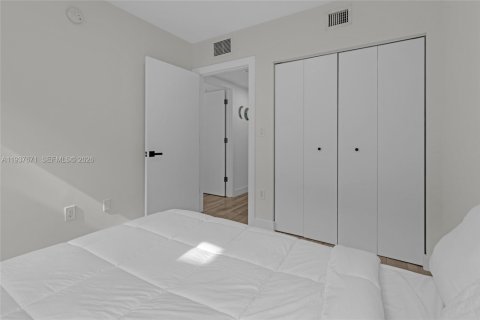 Copropriété à vendre à Miami Beach, Floride: 2 chambres, 62.34 m2 № 1995407 - photo 25