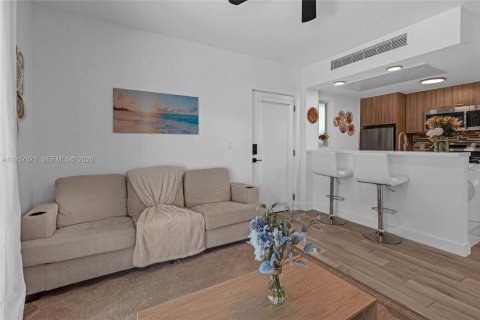 Copropriété à vendre à Miami Beach, Floride: 2 chambres, 62.34 m2 № 1995407 - photo 4