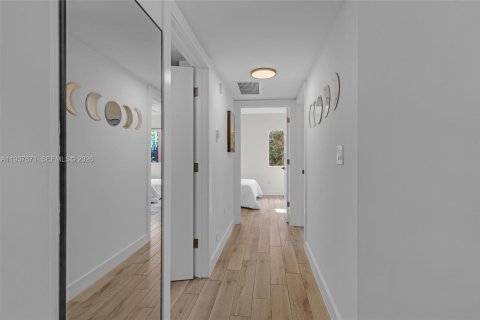 Copropriété à vendre à Miami Beach, Floride: 2 chambres, 62.34 m2 № 1995407 - photo 14