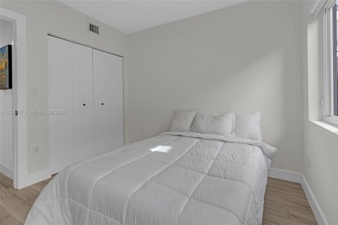 Copropriété à vendre à Miami Beach, Floride: 2 chambres, 62.34 m2 № 1995407 - photo 27
