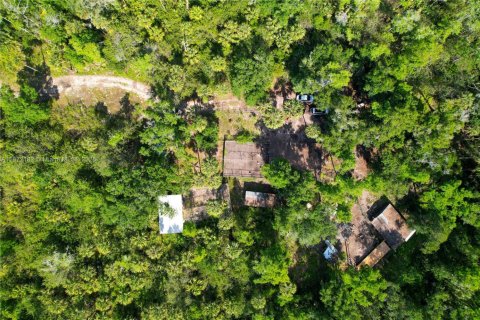 Terreno en venta en Naples, Florida № 1897959 - foto 1