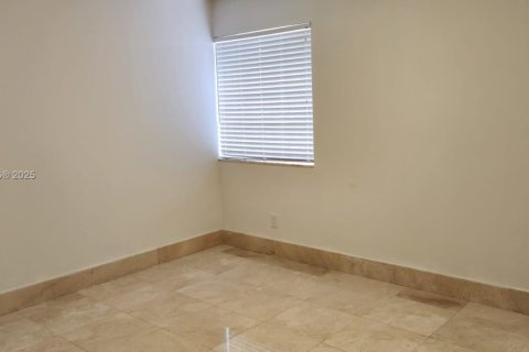 Villa ou maison à louer à Miami, Floride: 4 chambres, 268.02 m2 № 1852310 - photo 13