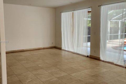 Villa ou maison à louer à Miami, Floride: 4 chambres, 268.02 m2 № 1852310 - photo 5