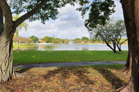 Villa ou maison à louer à Miami, Floride: 4 chambres, 268.02 m2 № 1852310 - photo 18