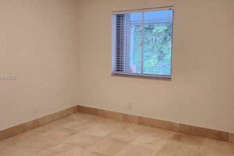 Villa ou maison à louer à Miami, Floride: 4 chambres, 268.02 m2 № 1852310 - photo 10