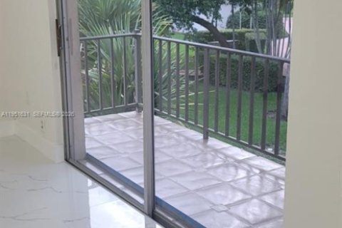 Condominio en venta en Miami, Florida, 1 dormitorio, 81.29 m2 № 2006297 - foto 16
