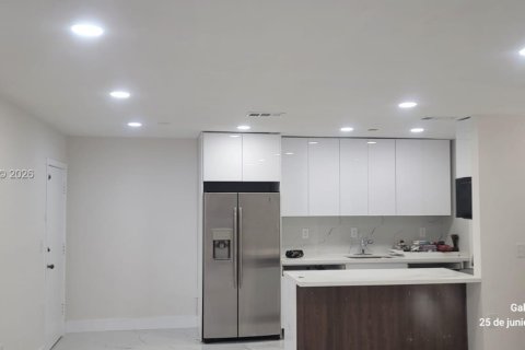 Condominio en venta en Miami, Florida, 1 dormitorio, 81.29 m2 № 2006297 - foto 15