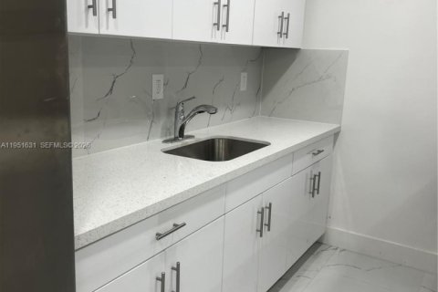 Condominio en venta en Miami, Florida, 1 dormitorio, 81.29 m2 № 2006297 - foto 28