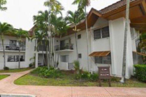 Condominio en Miami, Florida, 1 dormitorio  № 2006297