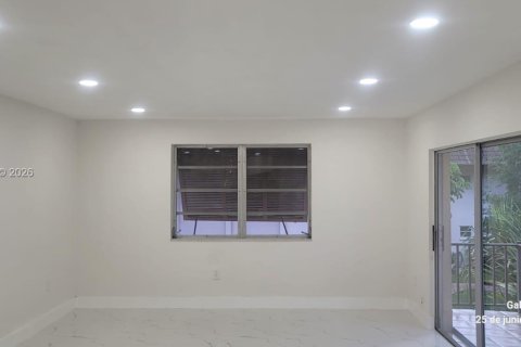 Condominio en venta en Miami, Florida, 1 dormitorio, 81.29 m2 № 2006297 - foto 13