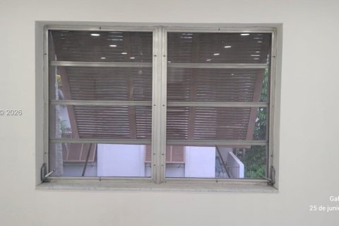 Condominio en venta en Miami, Florida, 1 dormitorio, 81.29 m2 № 2006297 - foto 14