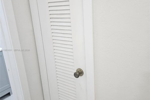 Condominio en venta en Miami, Florida, 1 dormitorio, 81.29 m2 № 2006297 - foto 12