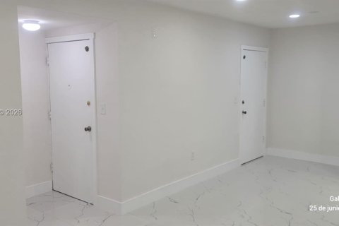 Condominio en venta en Miami, Florida, 1 dormitorio, 81.29 m2 № 2006297 - foto 19