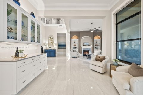 House in Cape Coral, Florida 5 bedrooms, 329.43 sq.m. № 1695888 - photo 19