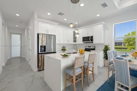 Villa ou maison à vendre à Cape Coral, Floride: 3 chambres, 118.17 m2 № 1962694 - photo 27