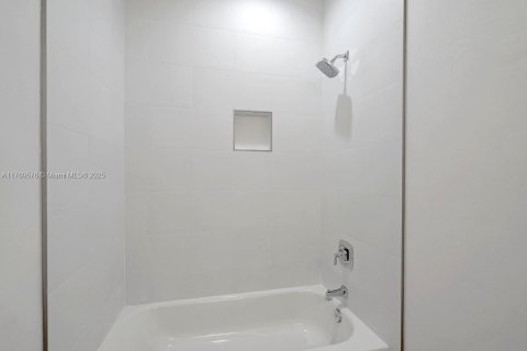 Villa ou maison à vendre à Cape Coral, Floride: 3 chambres, 118.17 m2 № 1962694 - photo 26