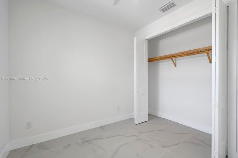 Villa ou maison à vendre à Cape Coral, Floride: 3 chambres, 118.17 m2 № 1962694 - photo 19