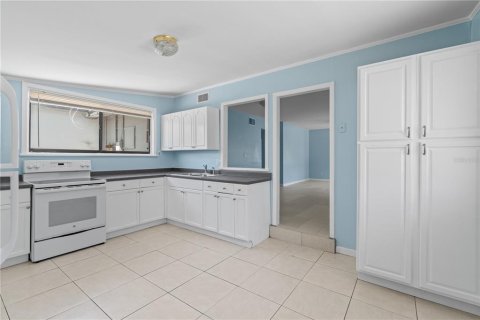 Снять в аренду виллу или дом в Тампа, Флорида 3 спальни, 116.96м2, № 2093632 - фото 12