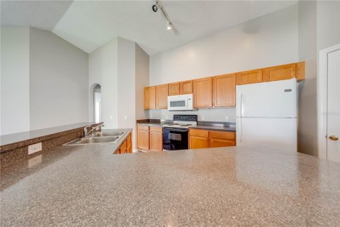 House in Kissimmee, Florida 3 bedrooms, 168.71 sq.m. № 2277942 - photo 13
