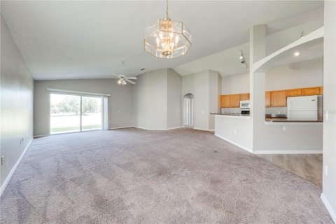 House in Kissimmee, Florida 3 bedrooms, 168.71 sq.m. № 2277942 - photo 10