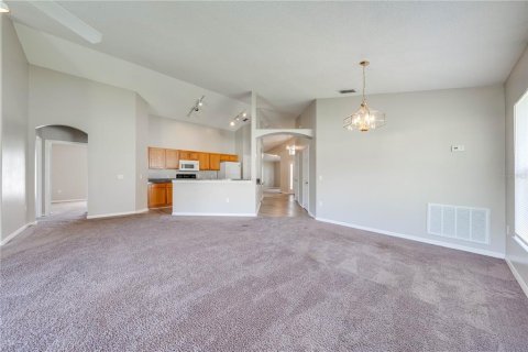 House in Kissimmee, Florida 3 bedrooms, 168.71 sq.m. № 2277942 - photo 11