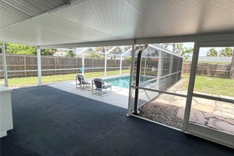 Villa ou maison à vendre à Port Charlotte, Floride: 2 chambres, 119.29 m2 № 2200253 - photo 29