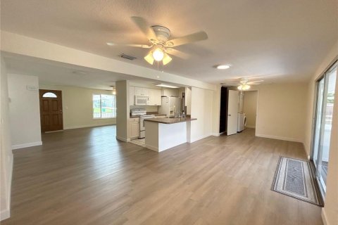 Villa ou maison à vendre à Port Charlotte, Floride: 2 chambres, 119.29 m2 № 2200253 - photo 12