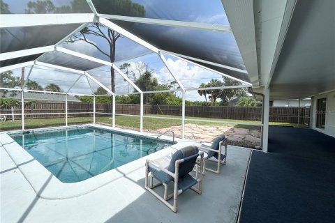 Villa ou maison à vendre à Port Charlotte, Floride: 2 chambres, 119.29 m2 № 2200253 - photo 30
