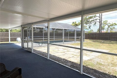 Villa ou maison à vendre à Port Charlotte, Floride: 2 chambres, 119.29 m2 № 2200253 - photo 26