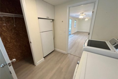 Villa ou maison à vendre à Port Charlotte, Floride: 2 chambres, 119.29 m2 № 2200253 - photo 25